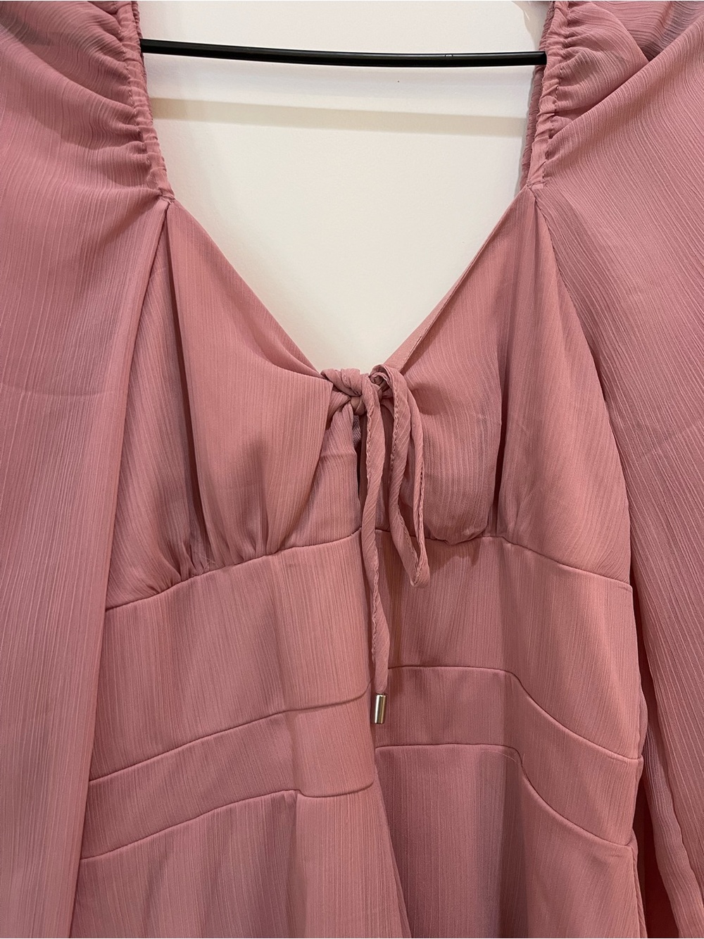 Streetwear Society NWOT Dusty Rose Long Sleeve Tie Front Chiffon Romper M - Picture 2 of 5